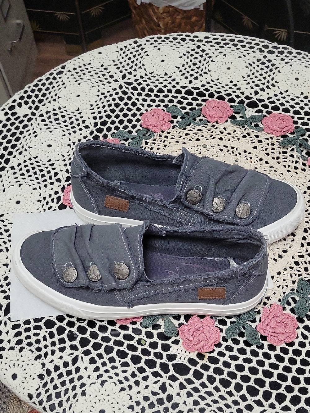 Bluefish Of Malibu Comfortable Sneaker Size 8 Light Grey